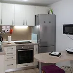 Ena Kuca Za Odmor