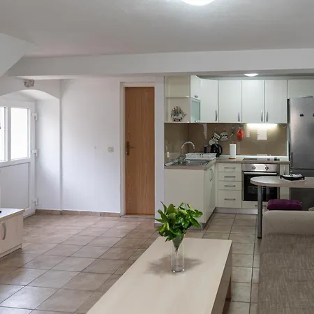 Ena Kuca Za Odmor Vikendica *