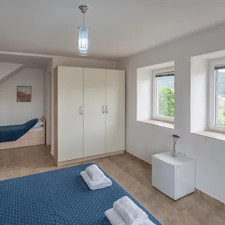 Vikendica Ena Kuca Za Odmor *