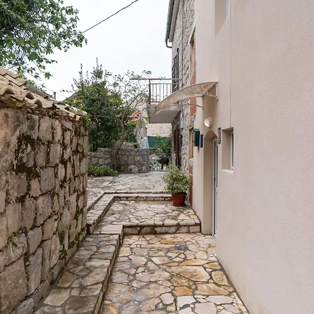 Ena Kuca Za Odmor Ston