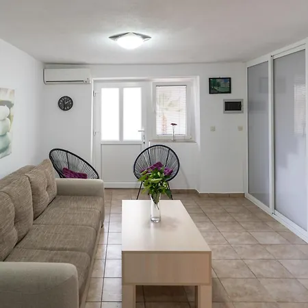 Ena Kuca Za Odmor Vikendica *